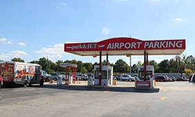 philadelphia pa airport parking
